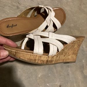 Size10 white sandals. Very comfy